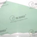 RH FRONT DOOR GLASS GREEN
